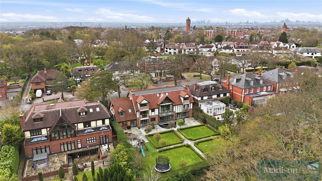 Additional image 79 of 8 bed detached house for saleStradbroke Drive, Chigwell, Essex IG7