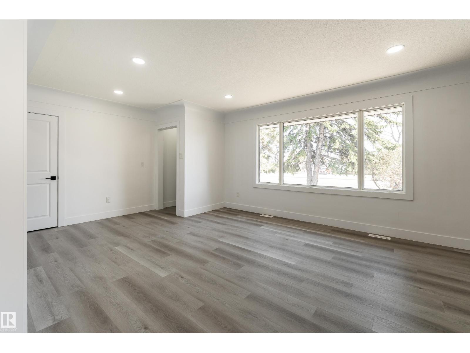 Additional image 2 of 11844 St Albert Trail NW, Edmonton, AB, T5L4G4