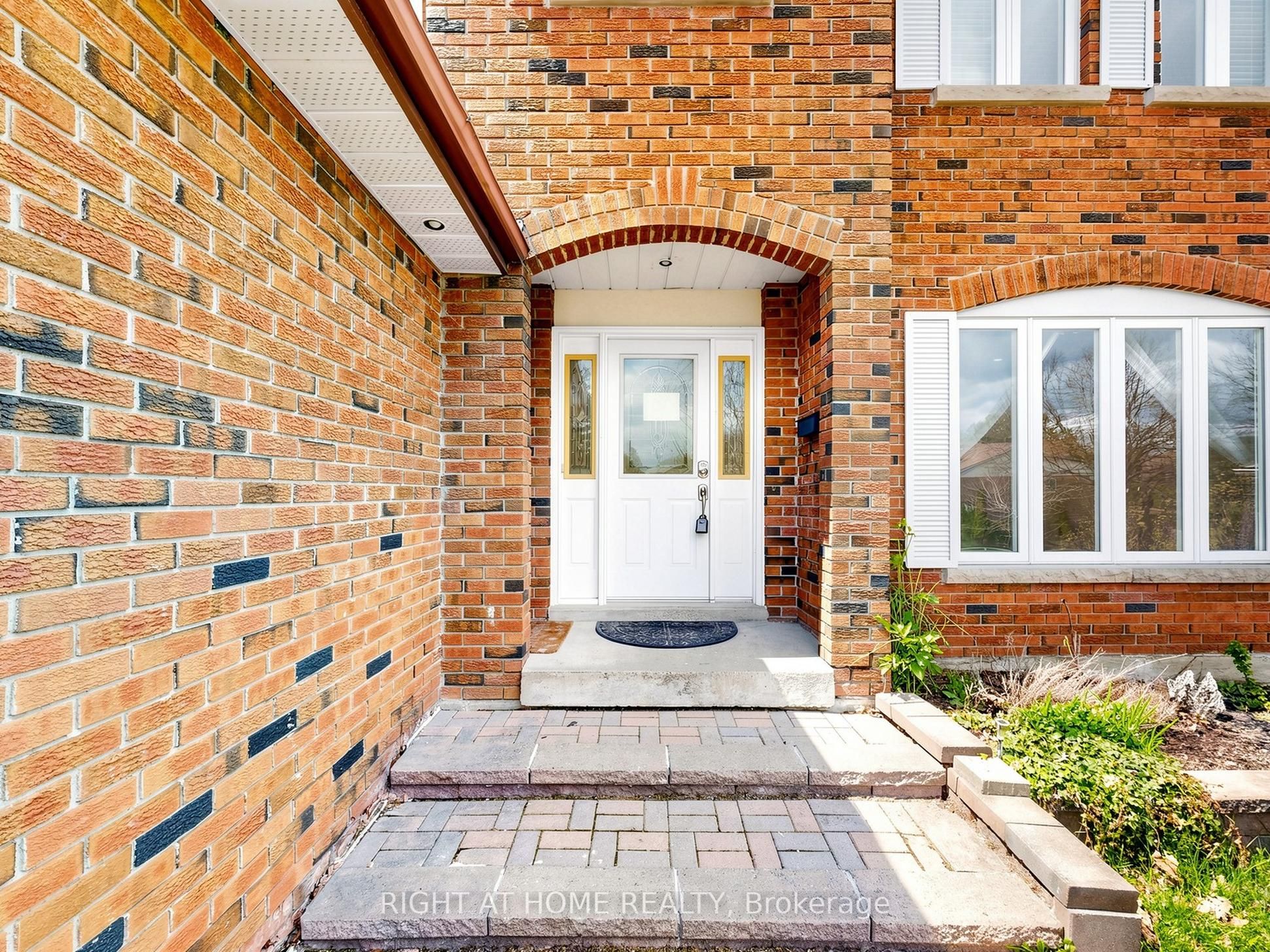 Additional image 3 of 86 Howlett Avenue, Newmarket, ON, L3Y 5S5