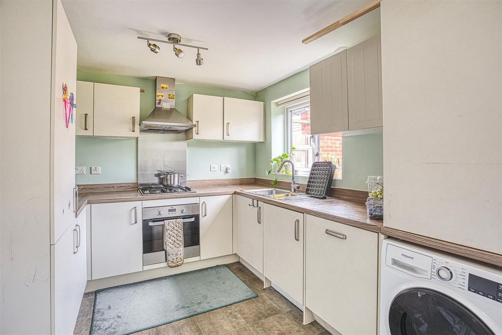 Additional image 11 of 3 bed detached house to rentRadcliffe Way, Littleover, Derby DE23