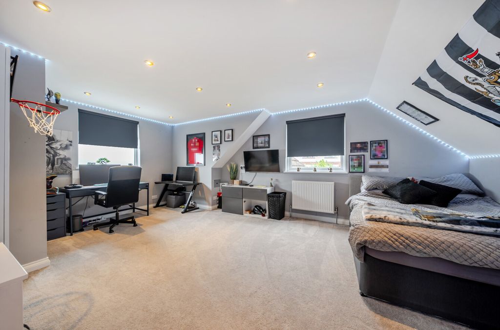 Additional image 8 of 4 bed bungalow to rentMaristow Avenue, Exmouth, Devon EX8