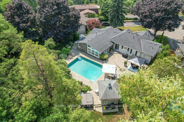 1549 Willowside Court, Pickering, ON, L1W 3P5