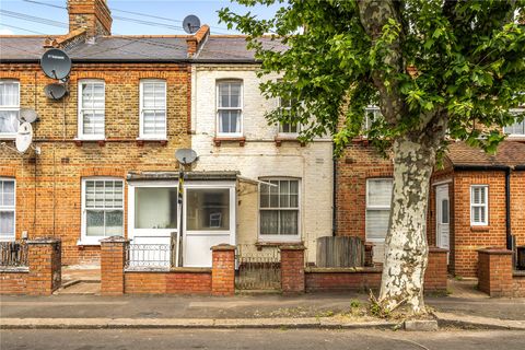 Moselle Avenue, Wood Green N22