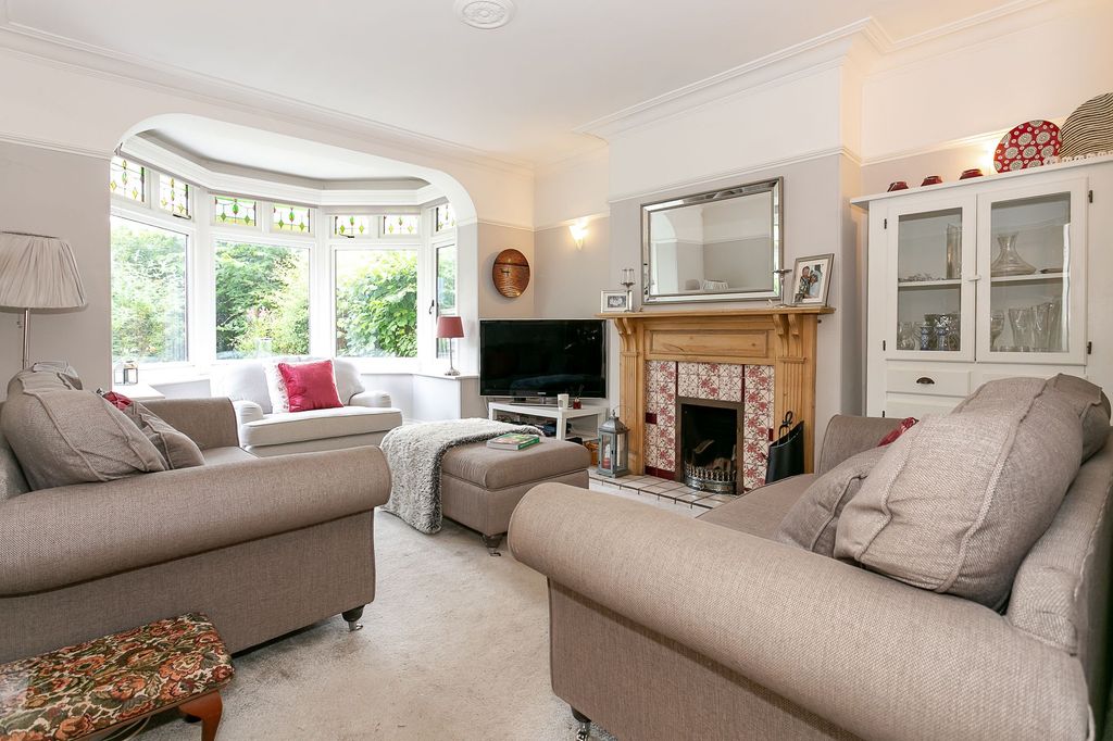 Additional image 2 of 4 bed semi-detached house to rentAlmsford Avenue, Harrogate HG2