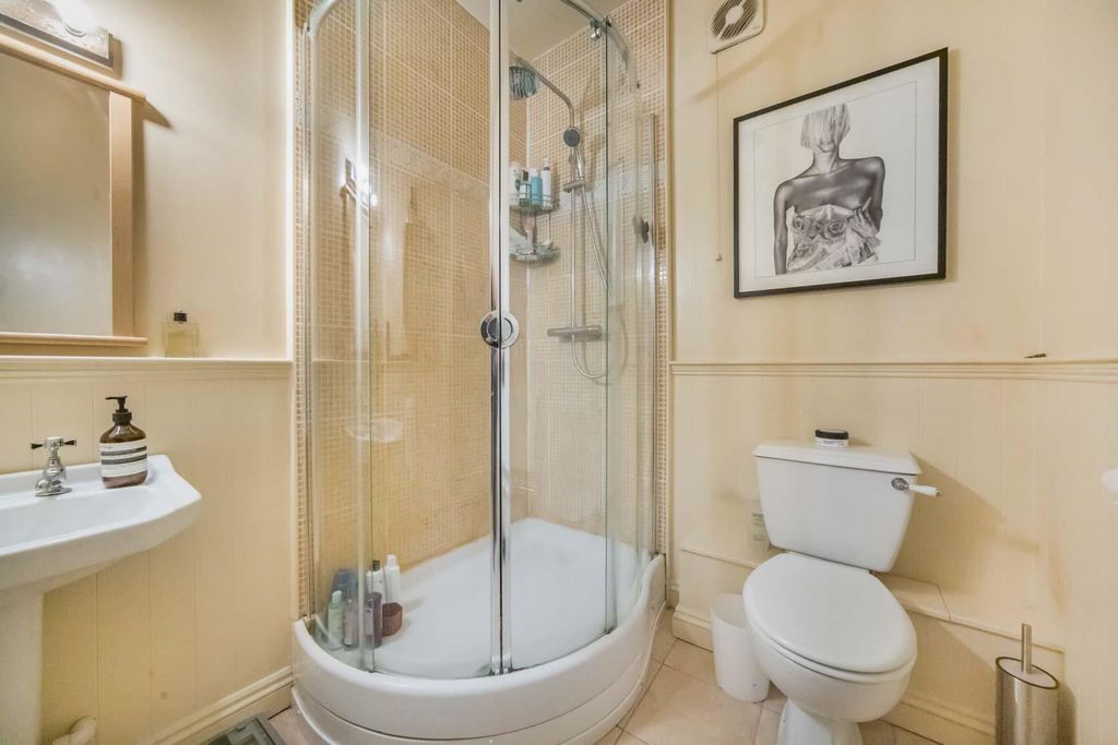 Additional image 20 of 6 bed detached house for saleCalbourne, Isle Of Wight PO30