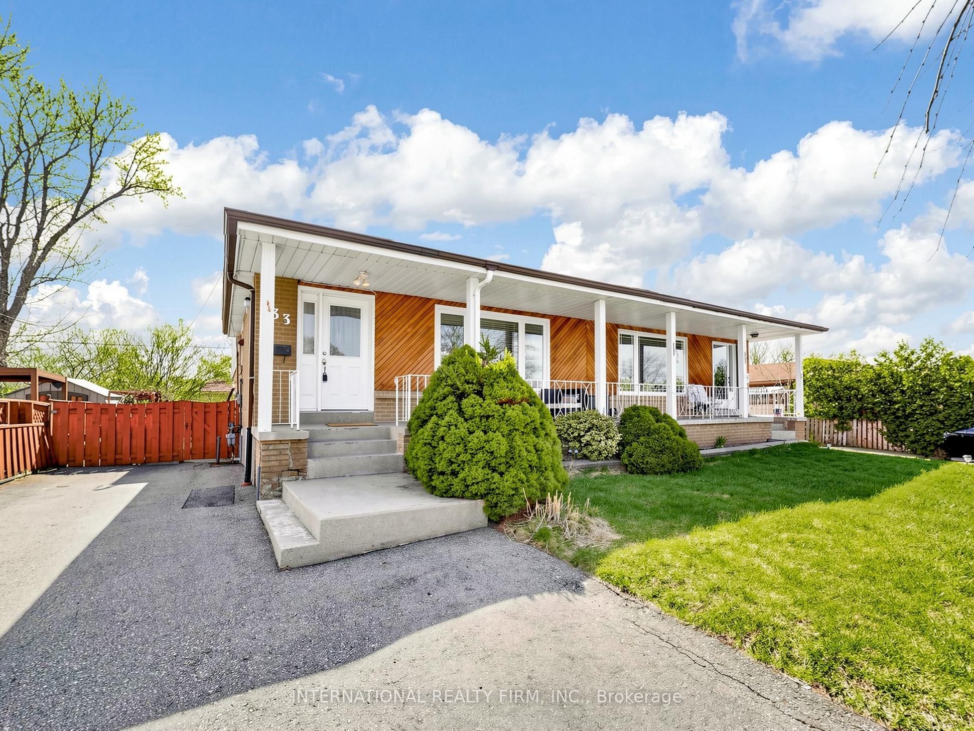 33 Danesbury Crescent, Brampton, ON, L6T 1T2