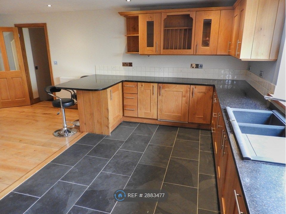 Additional image 4 of 5 bed detached house to rentChurchills Rise, Cullompton EX15