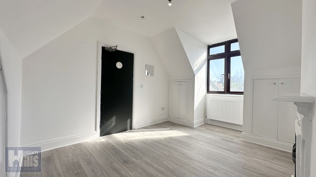 4 bed flat to rentSt. Philips Road, Sheffield S3