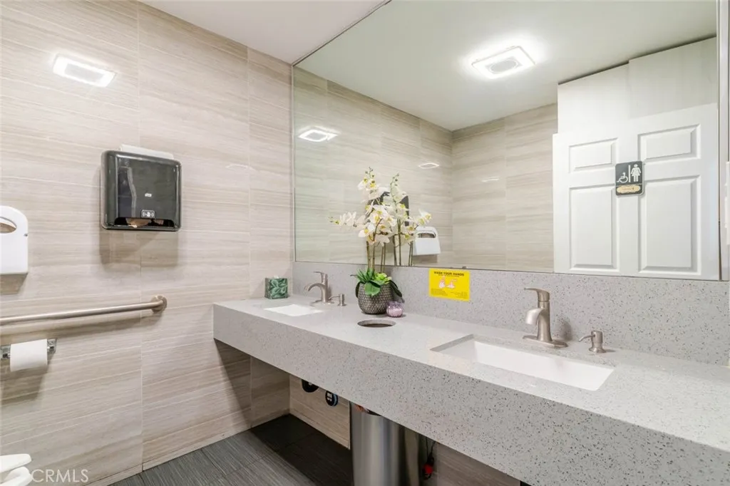 Additional image 19 of 325 N Verdugo Road, Glendale, CA 91206
