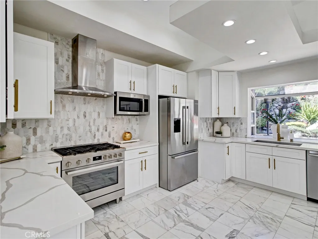 Additional image 36 of 4557 Don Timoteo Drive, Los Angeles, CA 90008