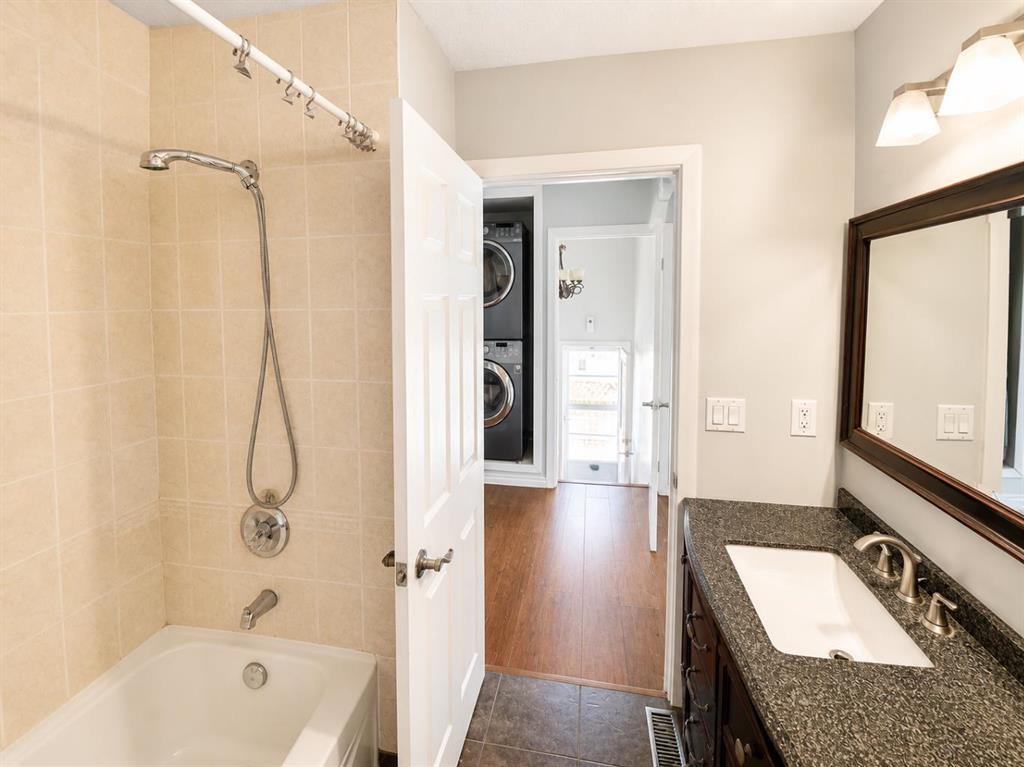 Additional image 4 of 422 40 Street NE, Calgary, AB, T2A0M5