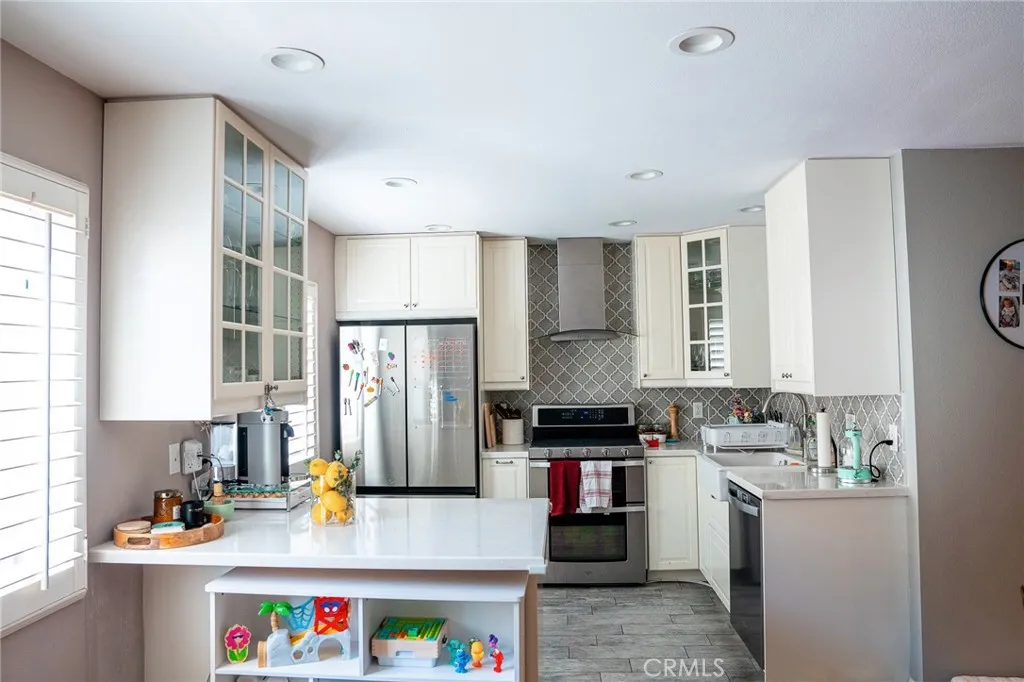Additional image 34 of 9759 Via Roma, Burbank, CA 91504