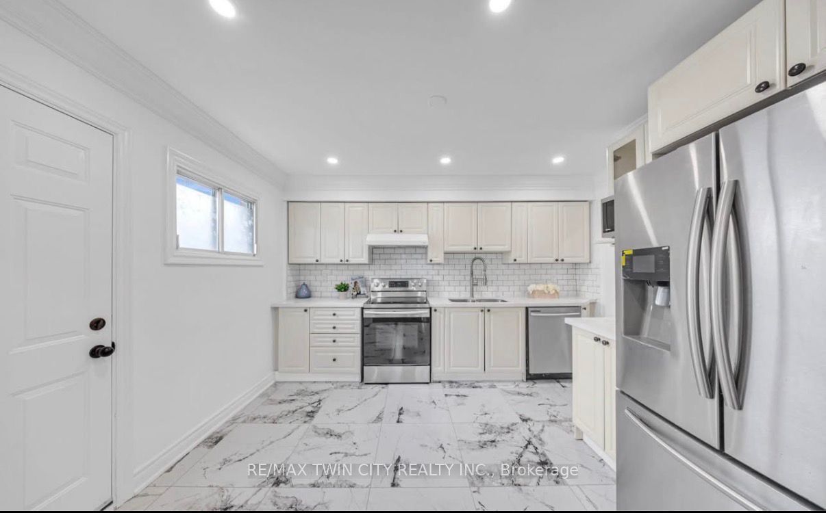 Additional image 3 of 962 Midland Avenue, Toronto, ON, M1K 4G3