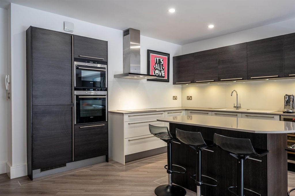 Additional image 7 of 3 bed flat for salePorter Brook View, Sheffield S11