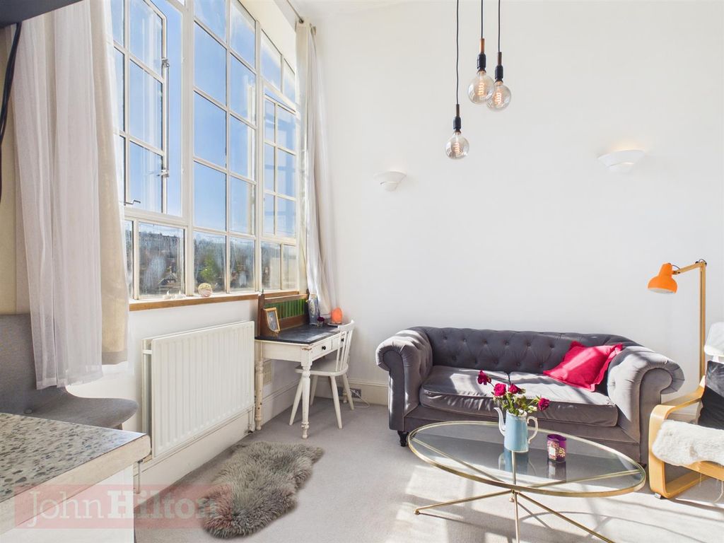 1 bed flat to rentThe Deco Building, Brighton BN2 photo 2