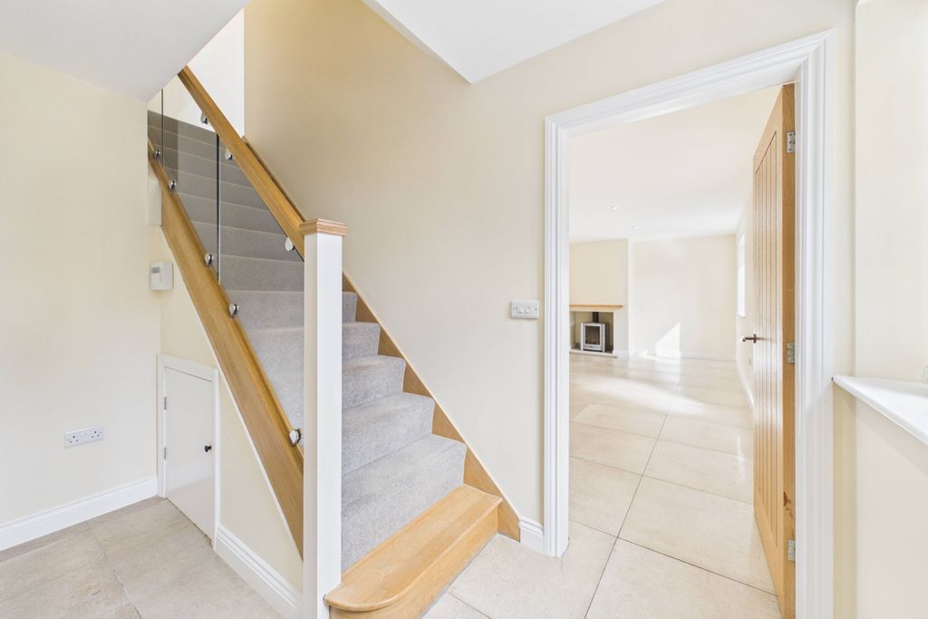 Additional image 7 of 3 bed link detached house to rentHazel Croft, Dore, Sheffield S17