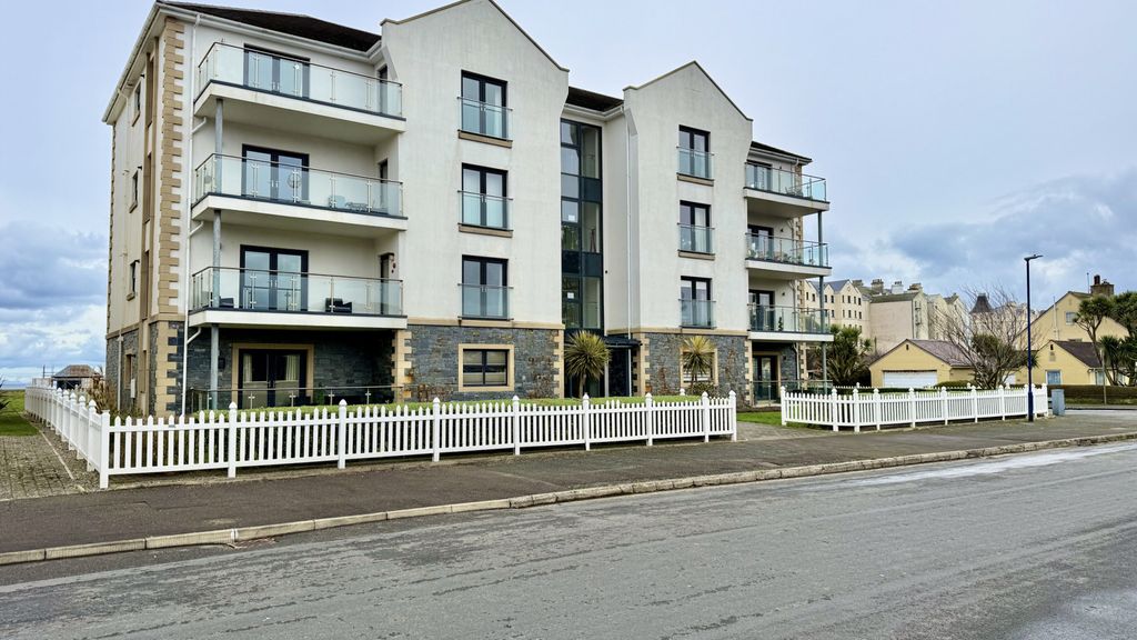 3 bed flat for saleApt. 4 Lakeside Apartments, Park Road, Ramsey IM8
