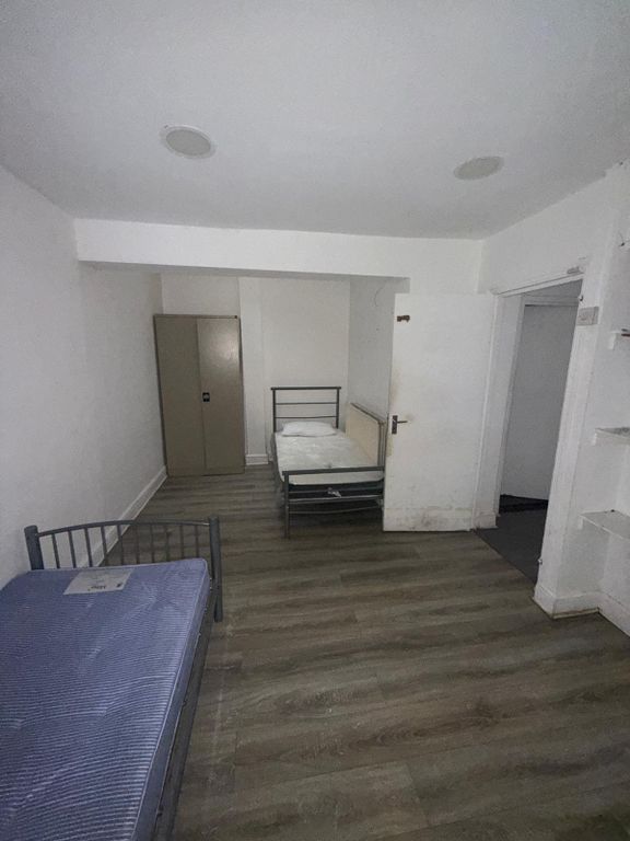 1 bed flat to rentIlford IG1 photo 3