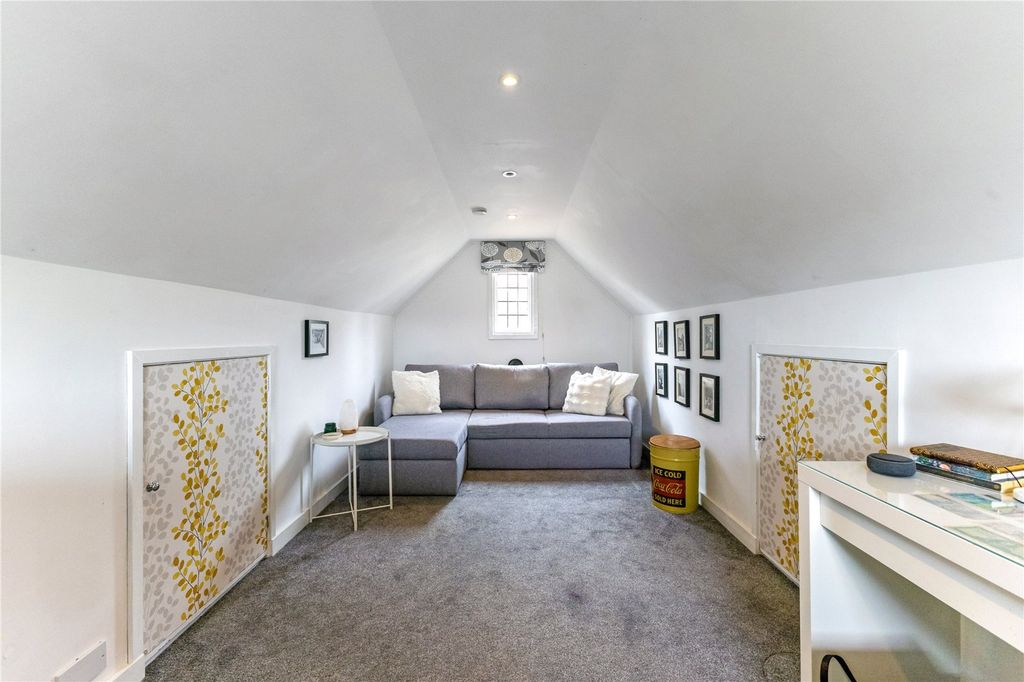 Additional image 39 of 5 bed detached house for saleChurch Road, Barton-Le-Clay, Bedford, Bedfordshire MK45