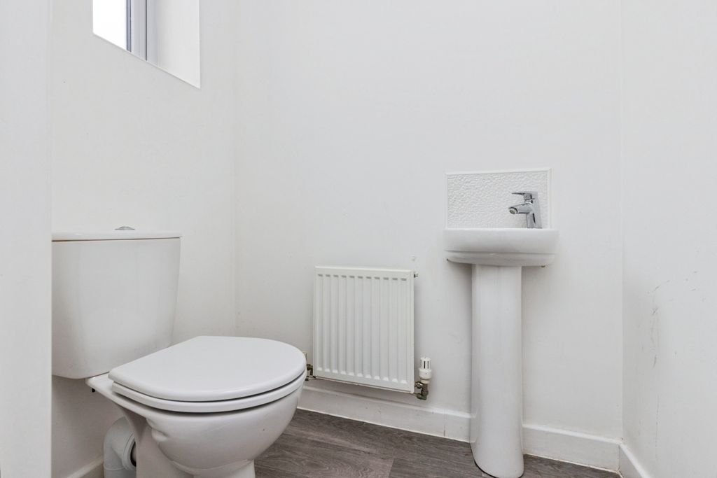 Additional image 7 of 2 bed terraced house for saleCurlew View, Pontefract WF9
