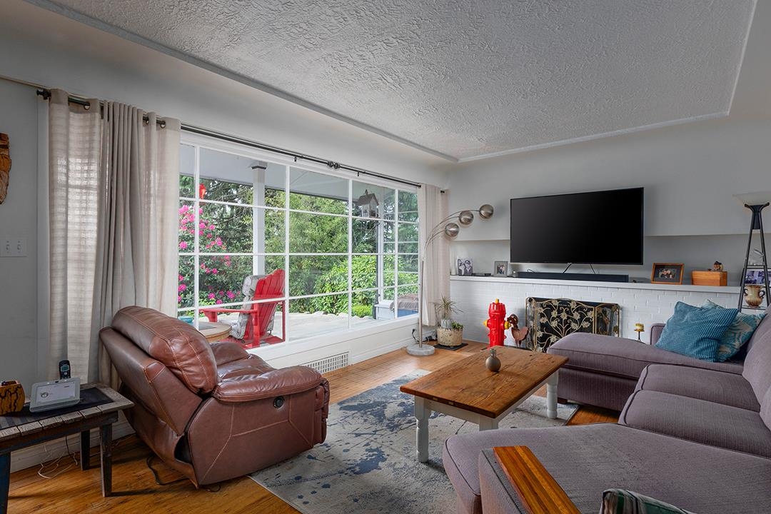 Additional image 3 of 322 25th Street E, North Vancouver, BC, V7N 1A3