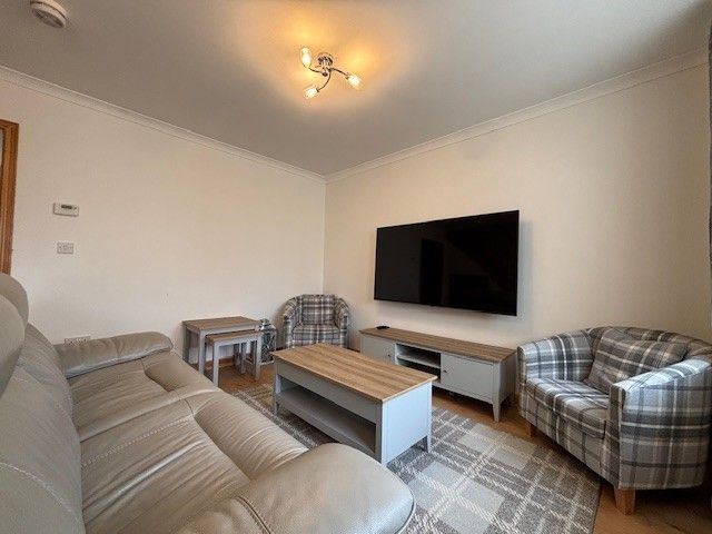 Additional image 2 of 2 bed terraced house to rentHollybush Lane, Port Glasgow PA14