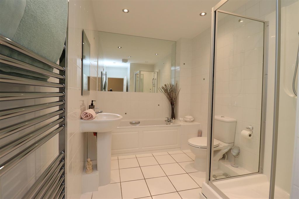 Additional image 11 of 3 bed flat for saleHellyer Close, North Ferriby HU14