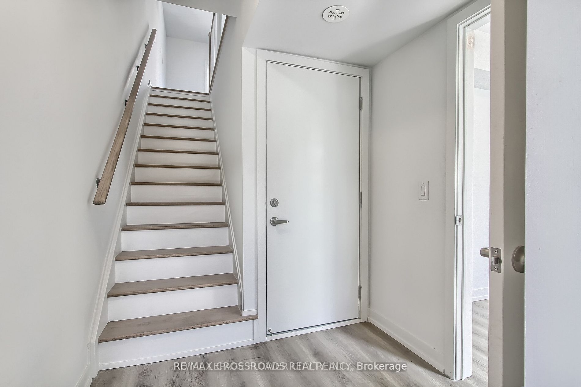 Additional image 6 of 98 Bartley Drive, Toronto, ON, M4A 0A9