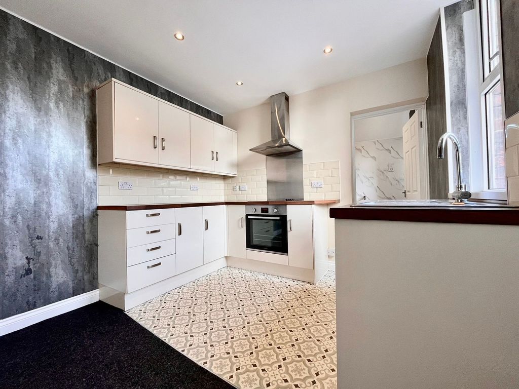 Additional image 6 of 1 bed flat to rentSouth Street, Sebastopol NP4