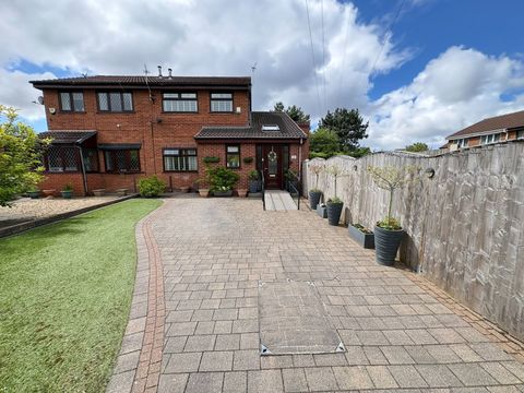 The Bales, Bootle L30
