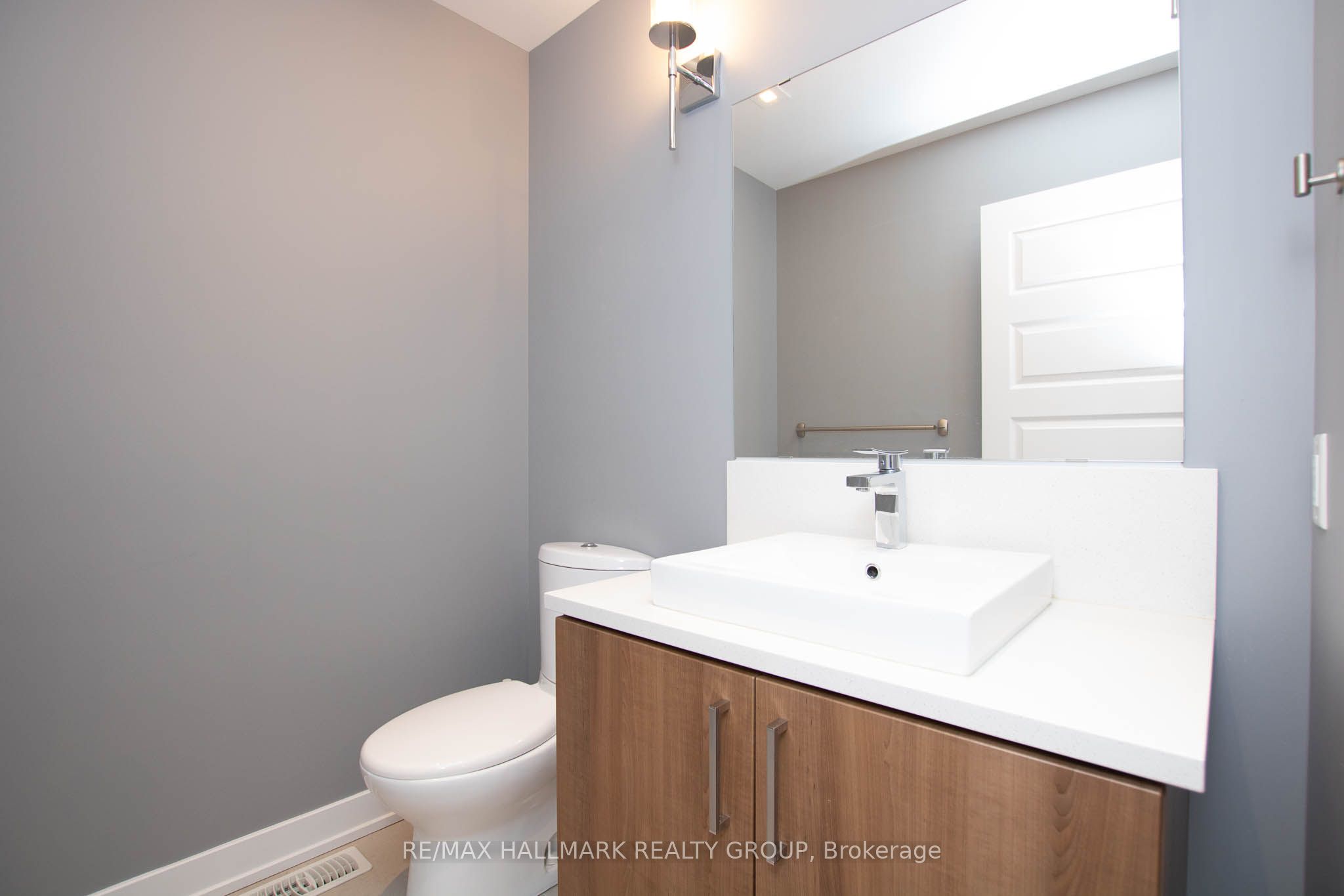 Additional image 6 of 20 Aquamarine Private, Ottawa, ON, K1C 1M4