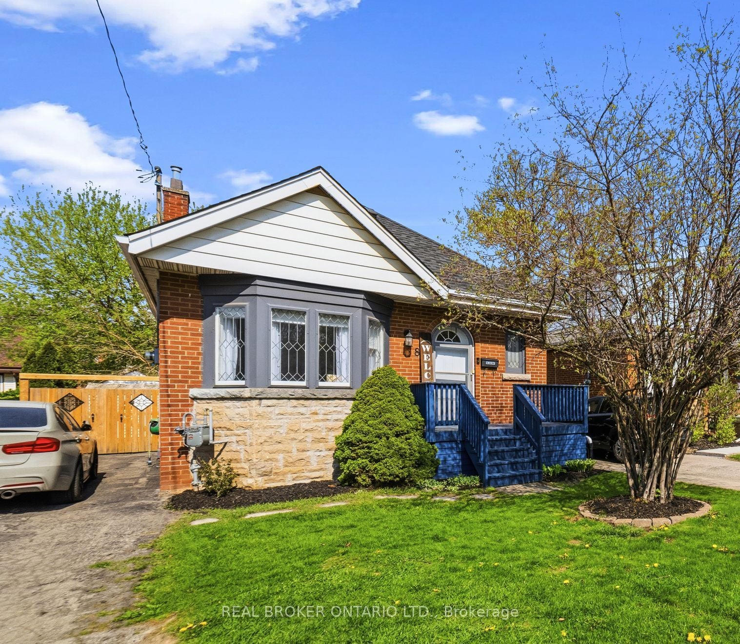 8 Barons Avenue S, Hamilton, ON, L8K 2X9