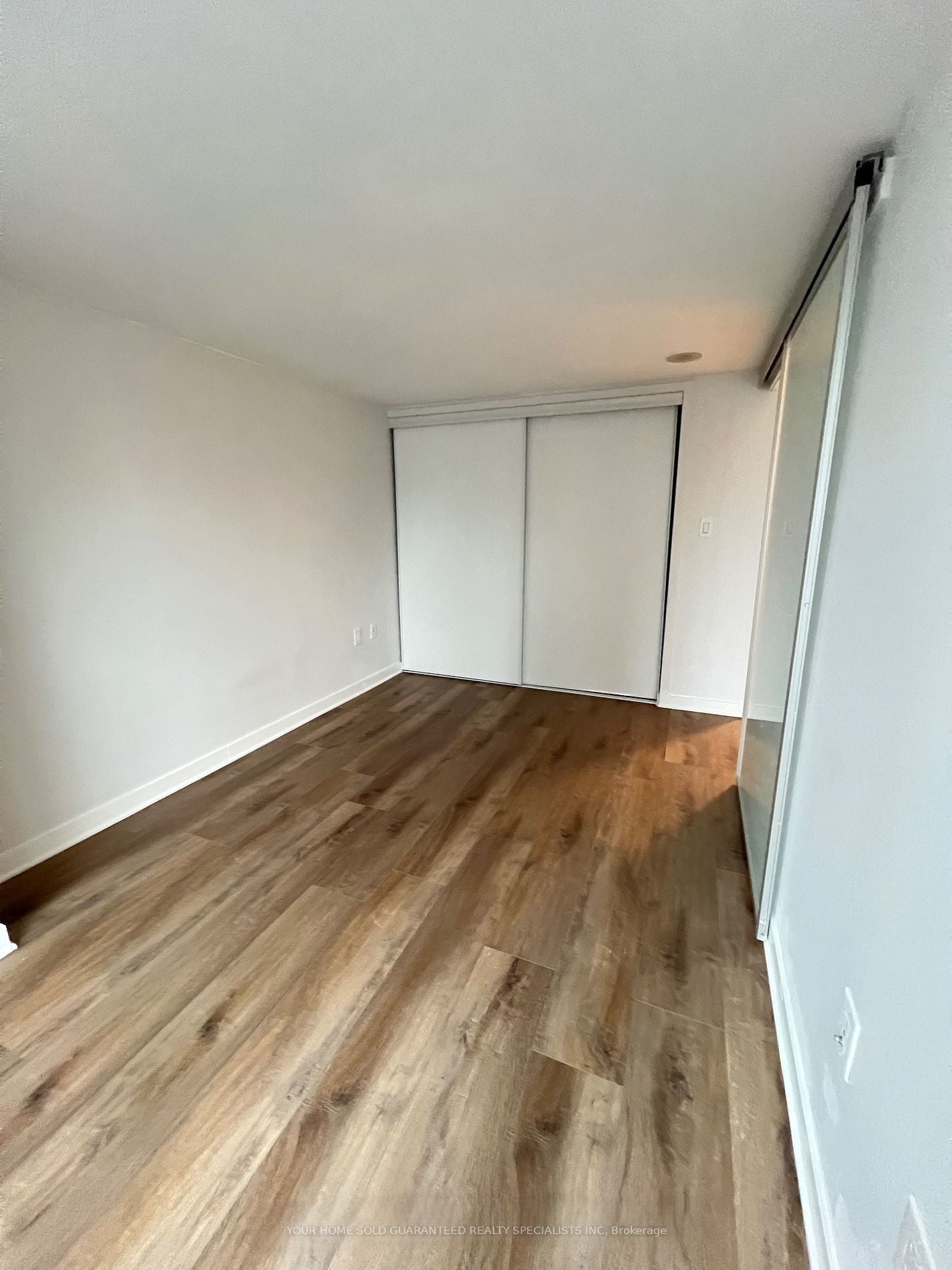 Additional image 6 of 1901-25 Capreol Court, Toronto, ON, M5V 3Z7