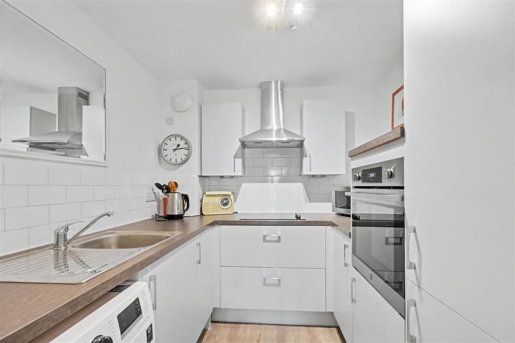 Additional image 5 of 1 bed flat for sale9 Gilbert Lodge, Wilmot Lane, Beeston, Nottingham NG9
