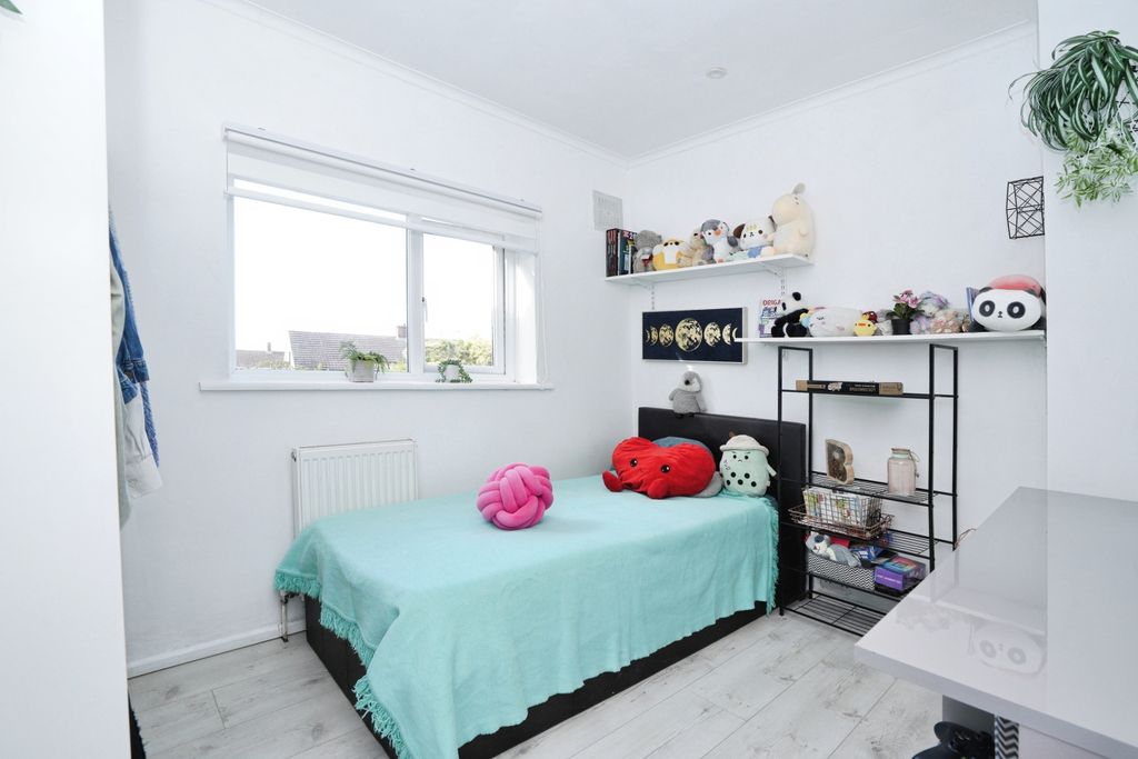 Additional image 21 of 4 bed semi-detached house for saleBeechwood Court, Dunstable LU6