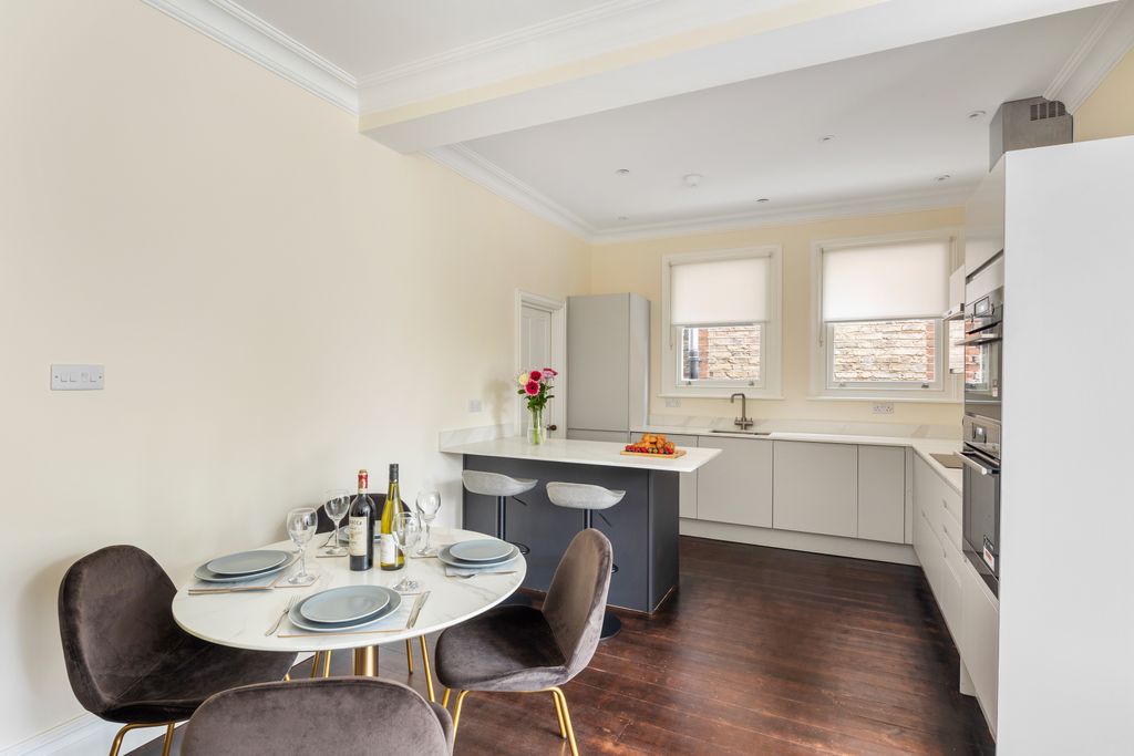 Additional image 8 of 2 bed flat to rentBurlington Avenue, Kew TW9