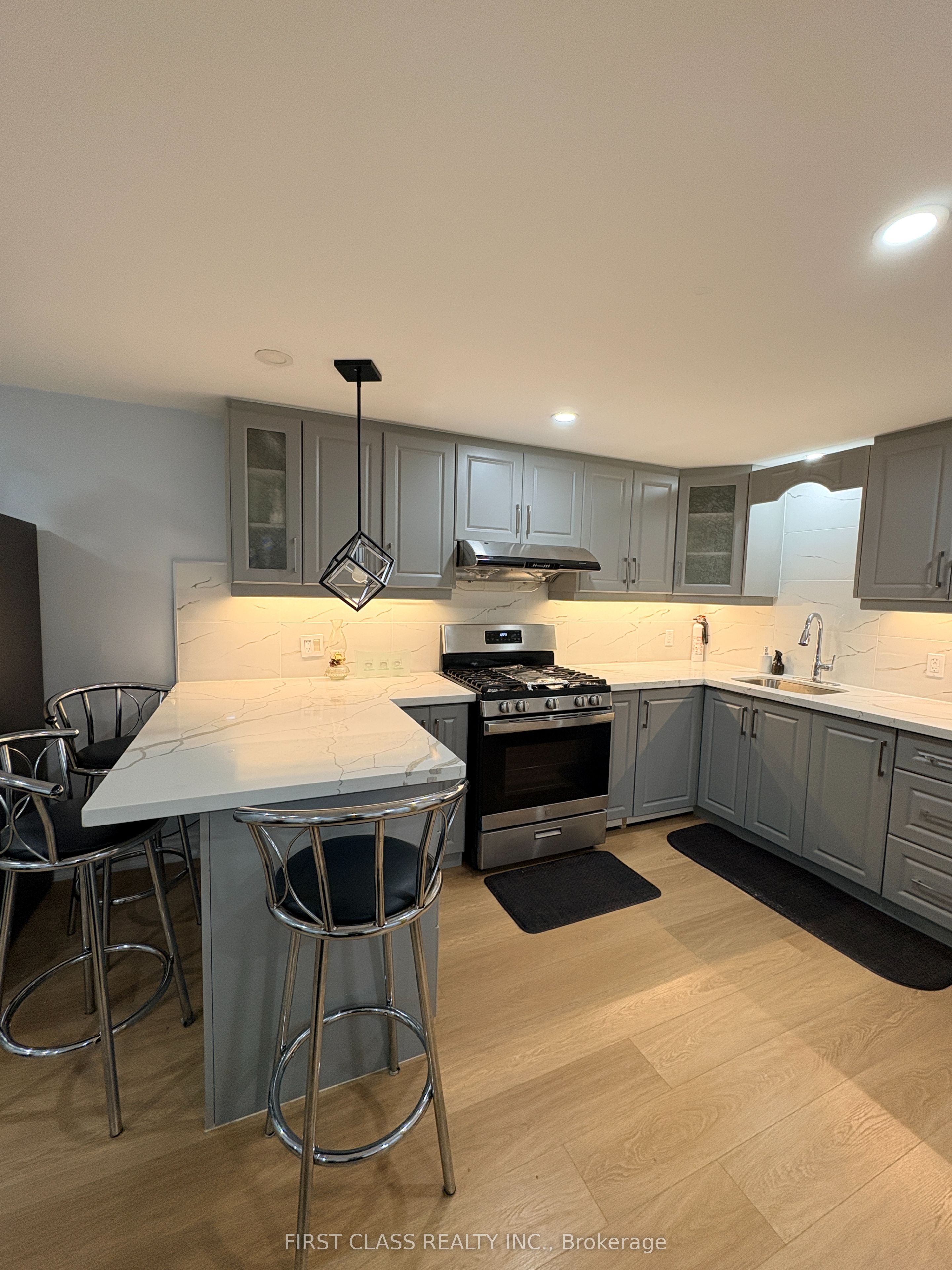 49 Yellowstone Street, Toronto, ON, M3N 1M3