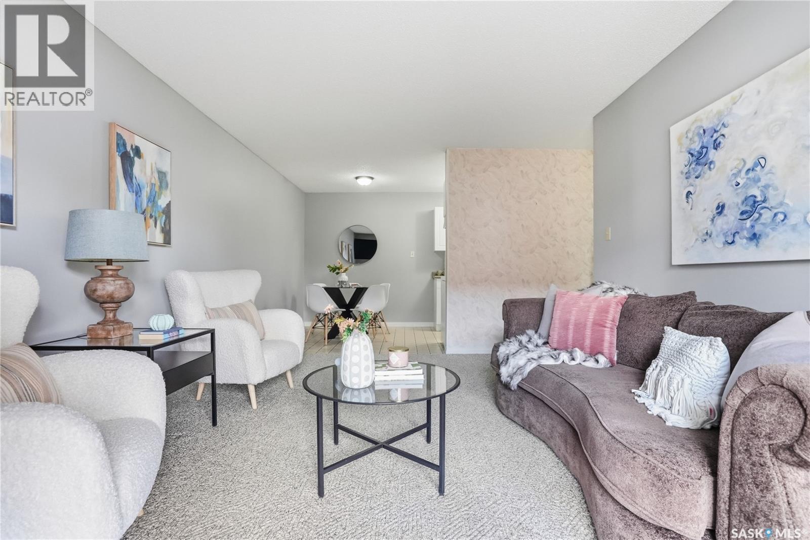 104 215 Tait PLACE