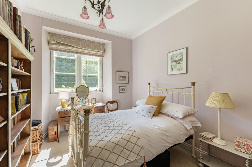 Additional image 14 of 3 bed flat for saleSherborne, Cheltenham, Gloucestershire GL54