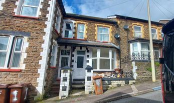 2 bed flat to rentPhillips Street, Elliots Town, New Tredegar NP24