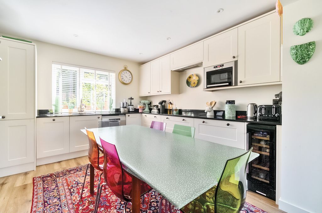 Additional image 4 of 4 bed semi-detached house for saleHaslemere, Surrey GU27
