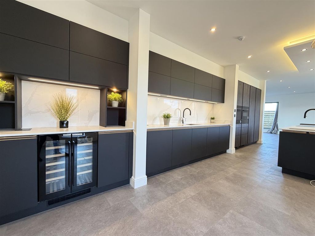 Additional image 3 of 5 bed detached house for saleThorntonhall, Glasgow G74
