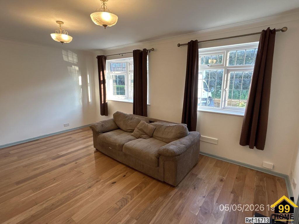 Additional image 3 of 3 bed detached house to rentLower Marsh Road, Warminster, United Kingdom BA12
