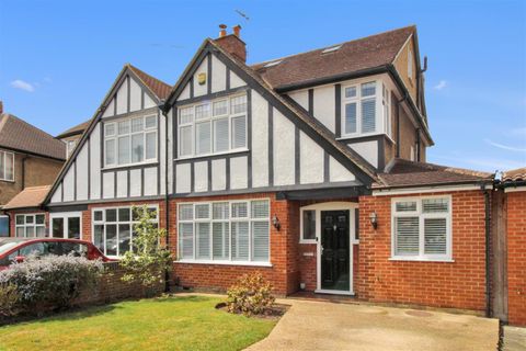 Courtlands Drive, Ewell Court KT19