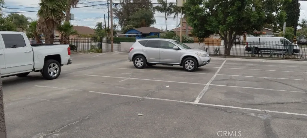 2513 W Edinger Avenue, Santa Ana, CA 92704