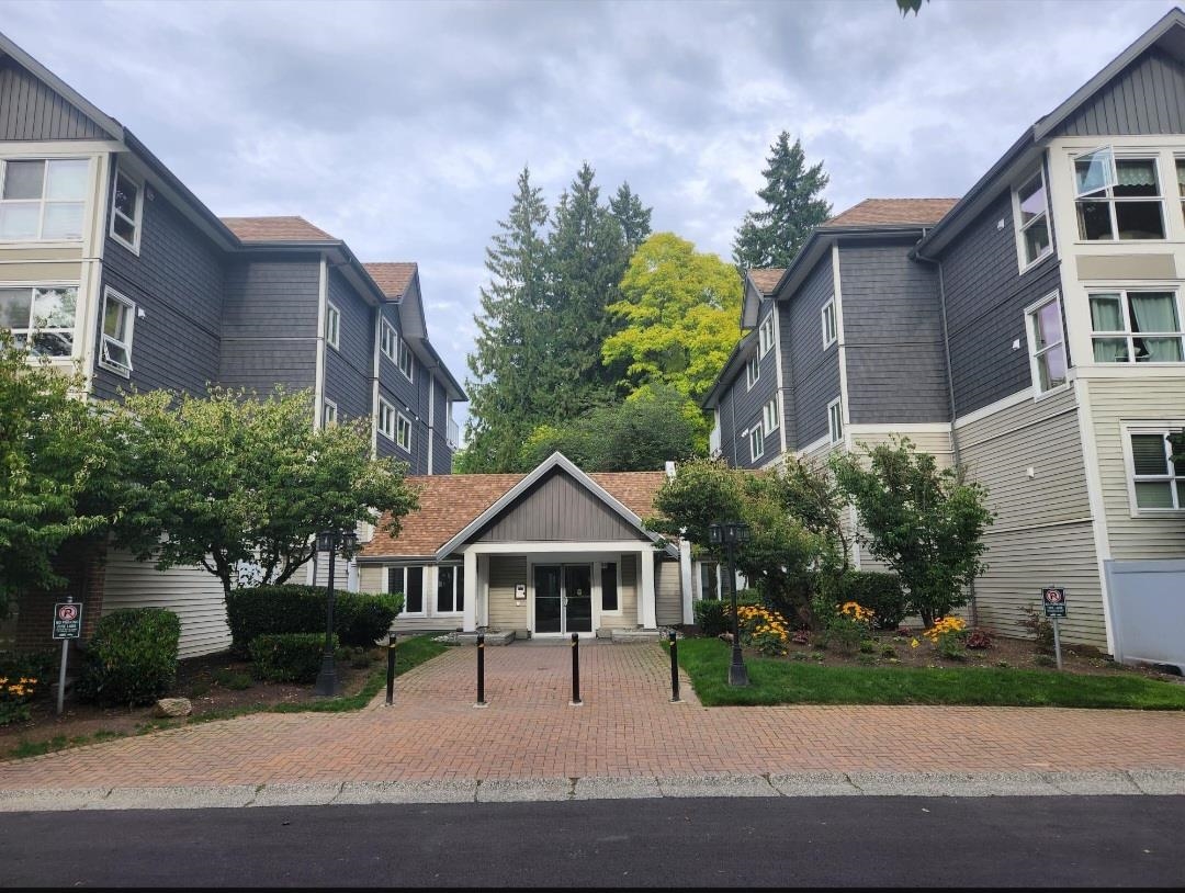 210-9668 148 Street, Surrey, BC, V3R 0W2