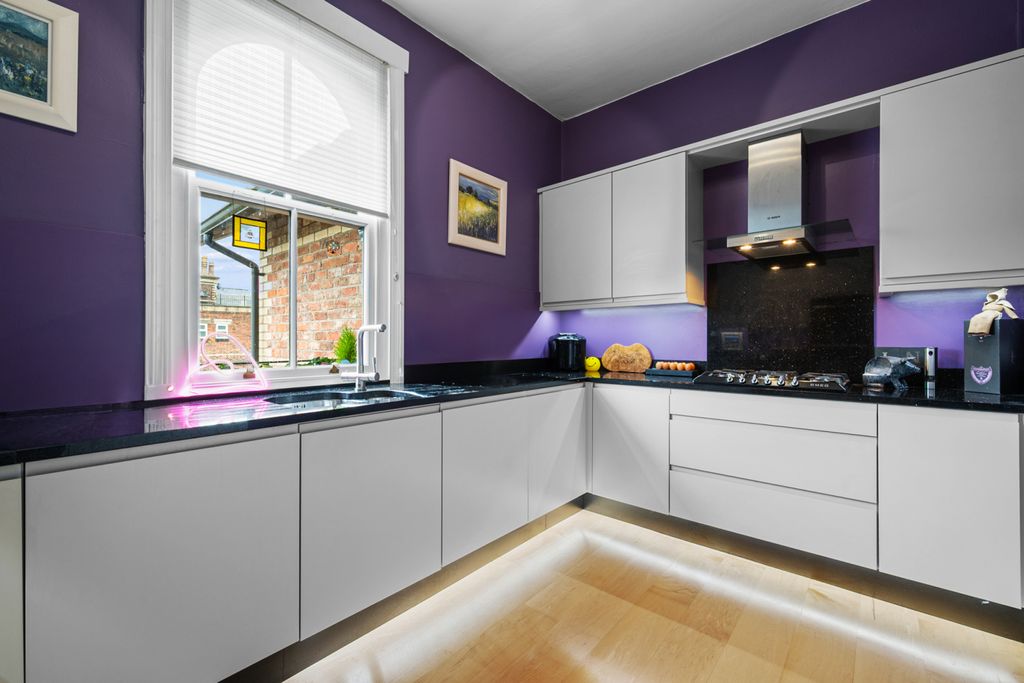 Additional image 3 of 2 bed flat for saleDaveylands, Wilmslow, Cheshire SK9