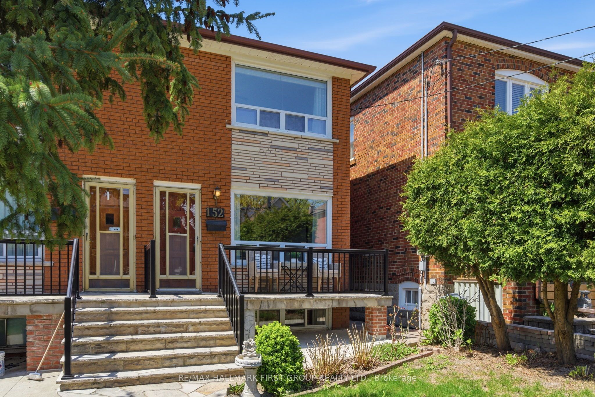 152 Mcroberts Avenue, Toronto, ON, M6E 4P5