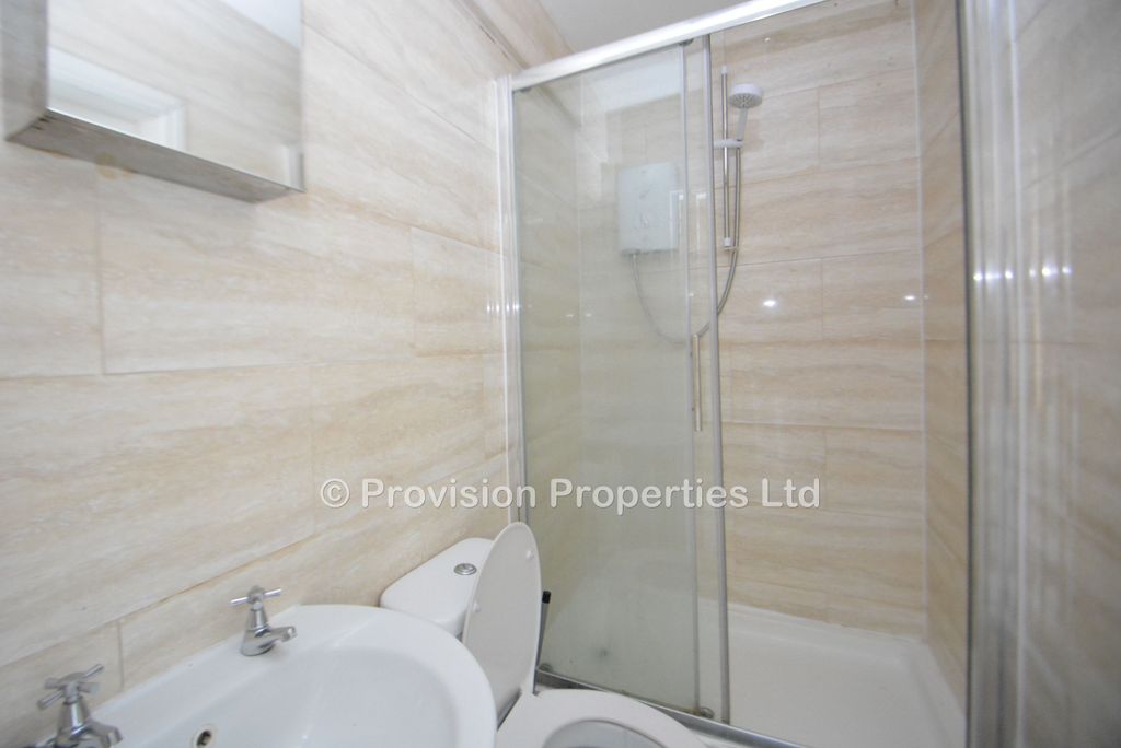 Additional image 11 of 7 bed semi-detached house to rentSt Michaels Lane, Headingley, Leeds LS6