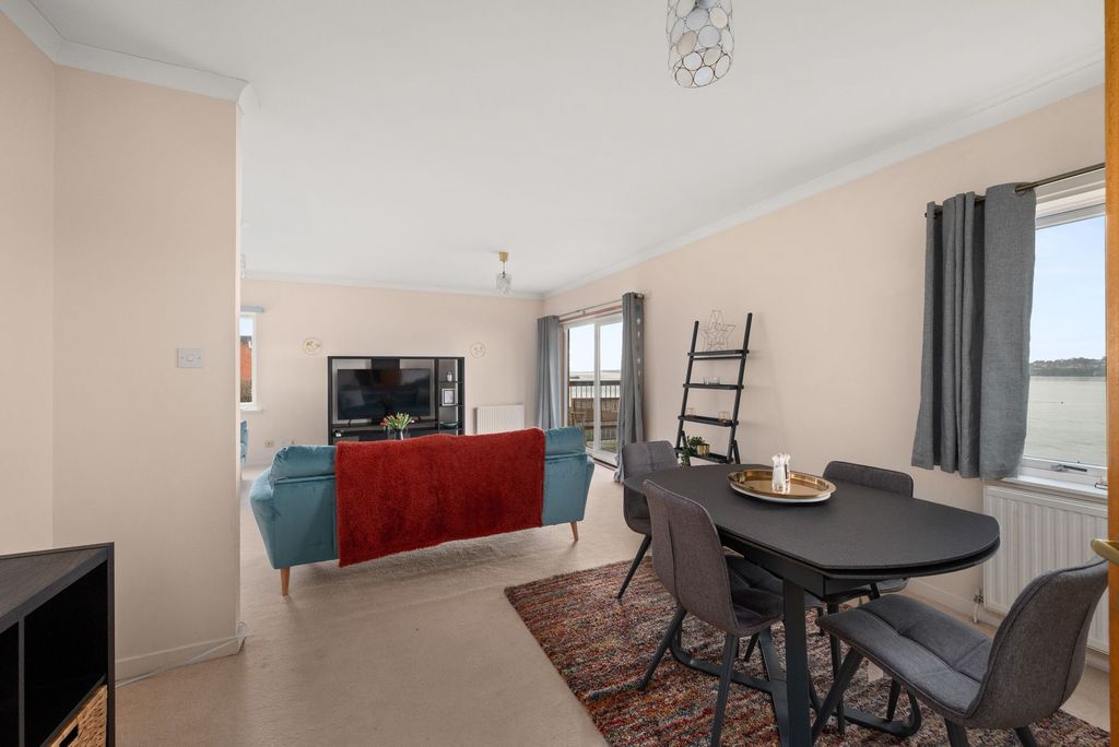 Additional image 5 of 2 bed flat for saleFlat 23 Taypark, Broughty Ferry DD5